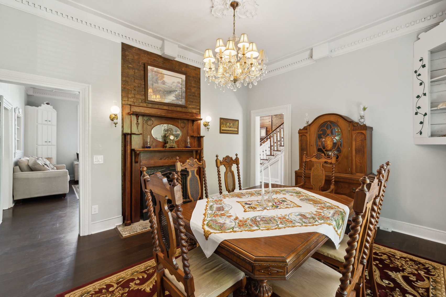 Image for Exquisite Victorian Home in Downtown Centerville