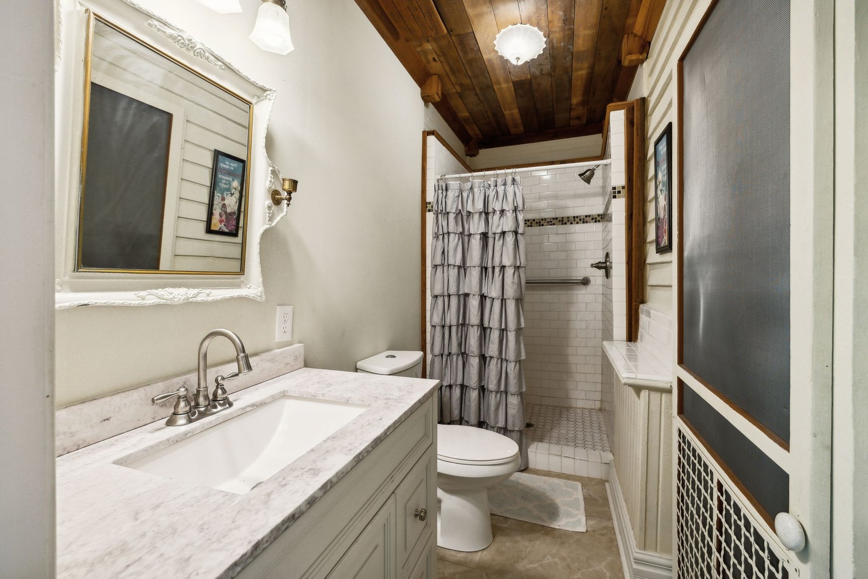 Image for Exquisite Victorian Home in Downtown Centerville