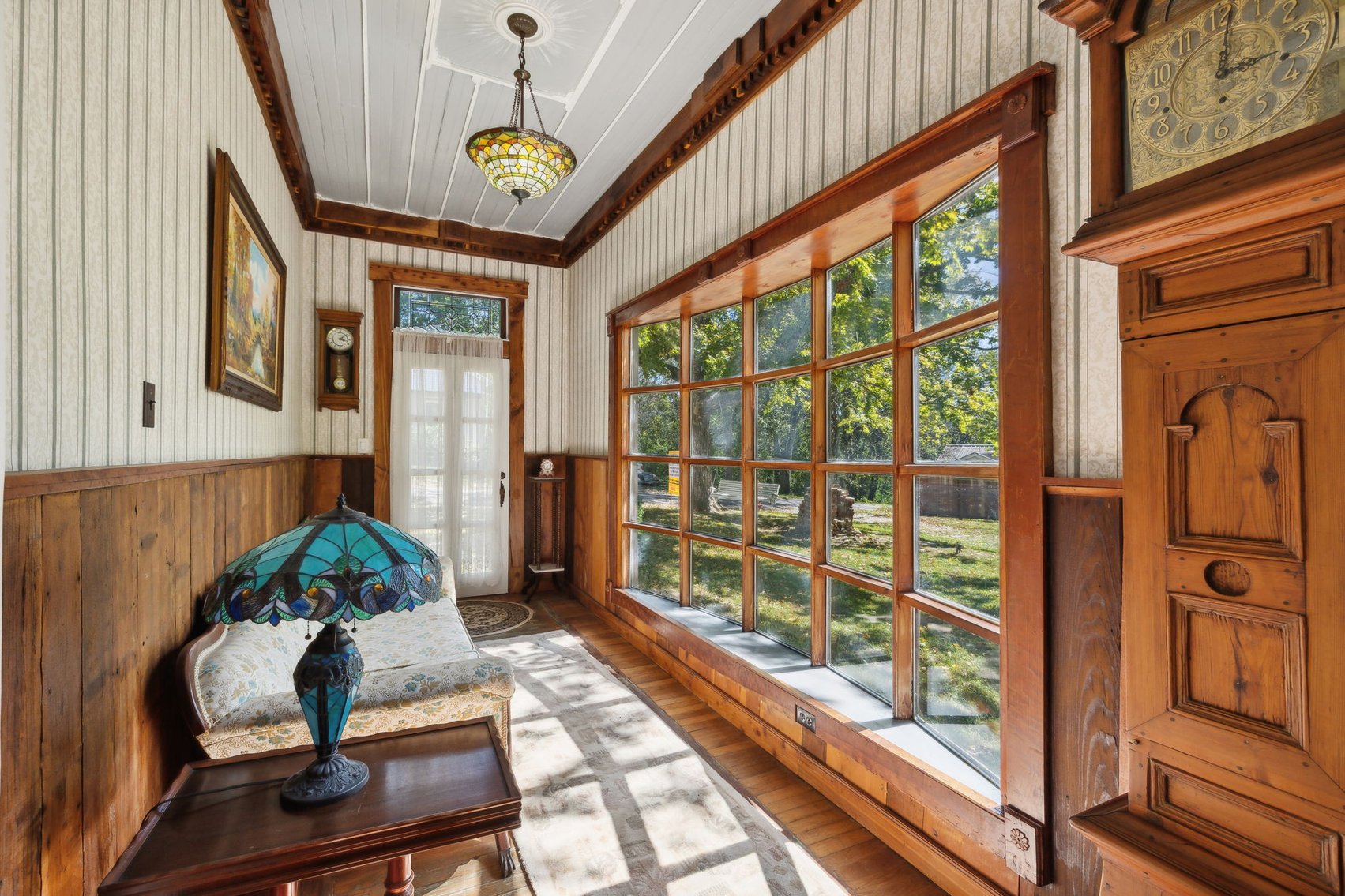 Image for Exquisite Victorian Home in Downtown Centerville