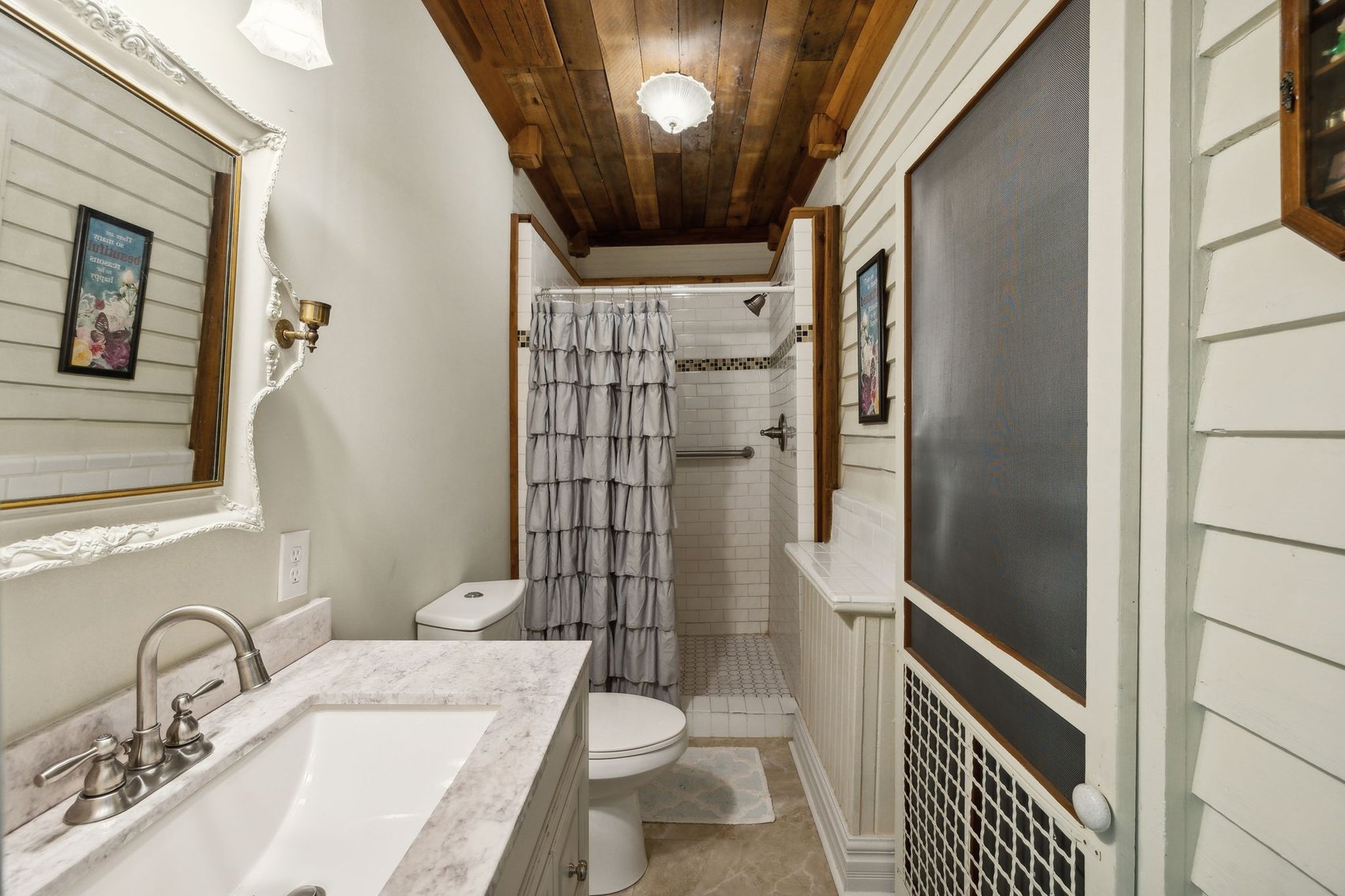 Image for Exquisite Victorian Home in Downtown Centerville