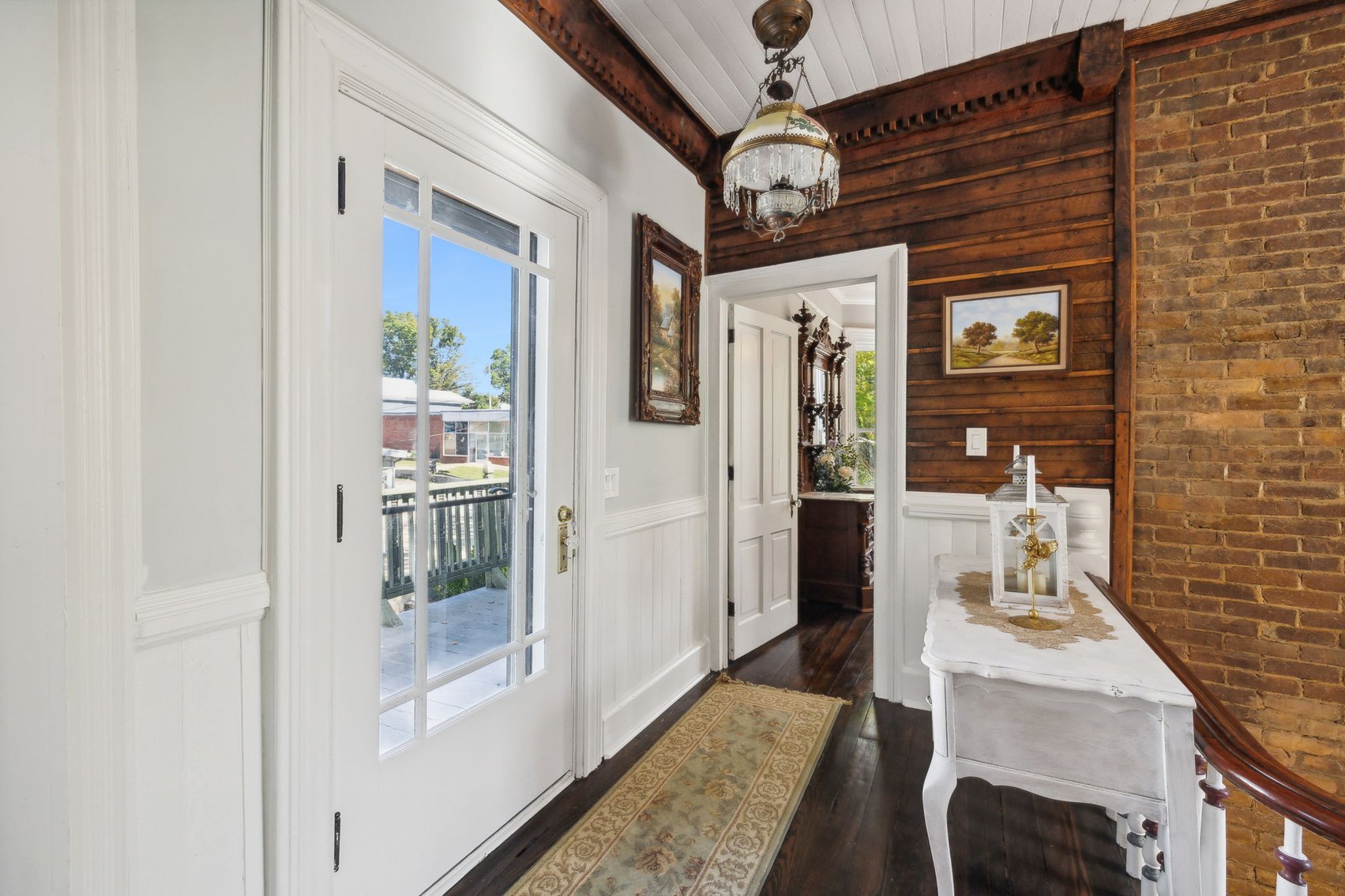 Image for Exquisite Victorian Home in Downtown Centerville