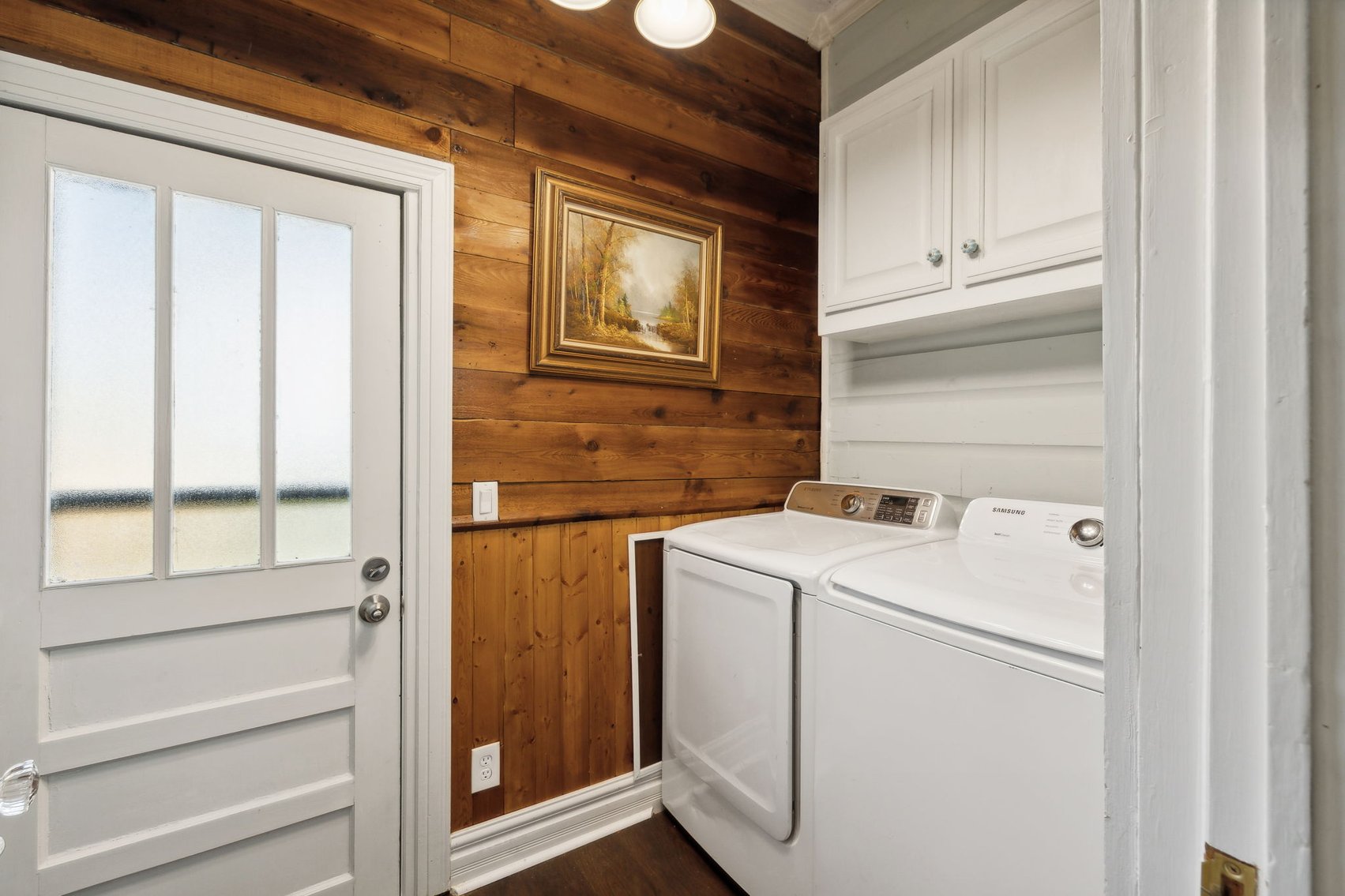 Image for Exquisite Victorian Home in Downtown Centerville