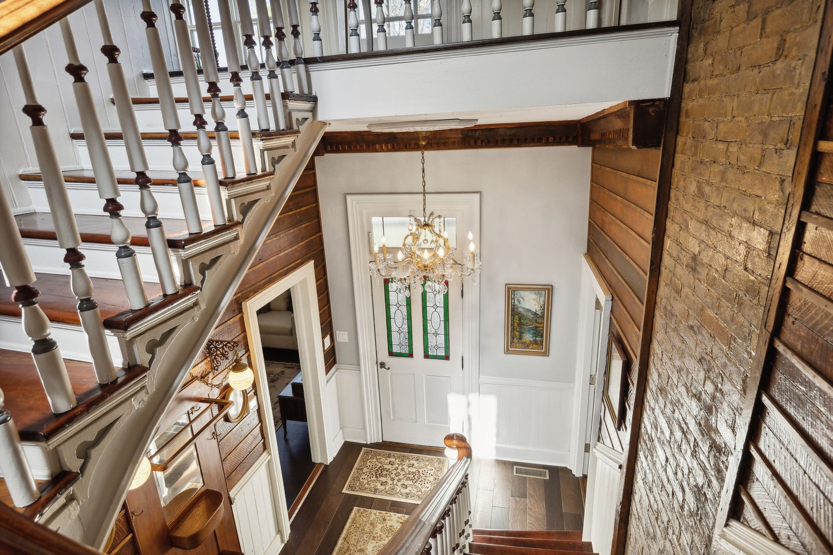 Image for Exquisite Victorian Home in Downtown Centerville