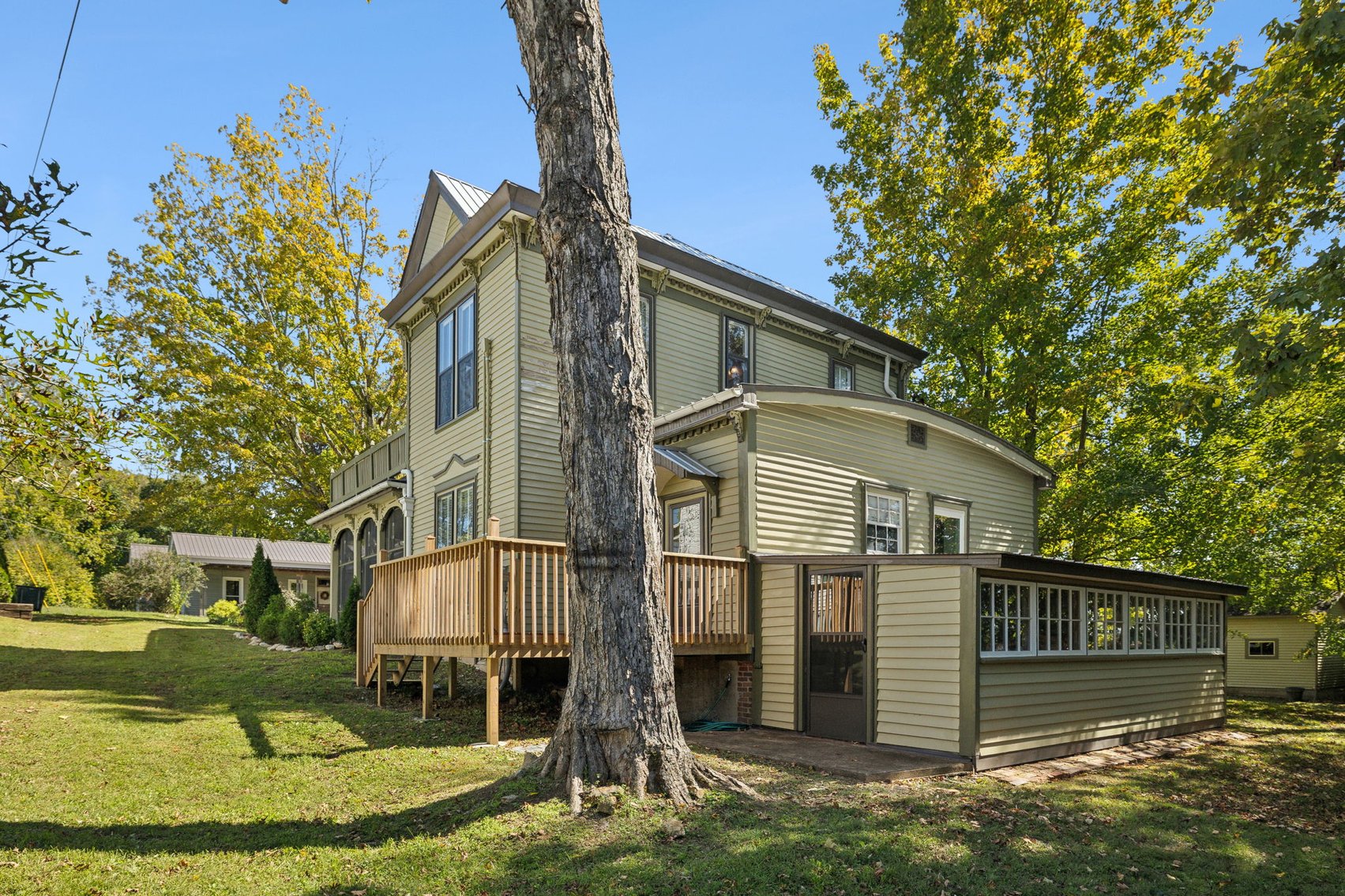 Image for Exquisite Victorian Home in Downtown Centerville