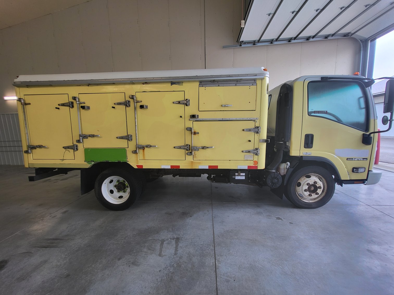 Image for 2017 Isuzu NPR-HD Delivery Truck