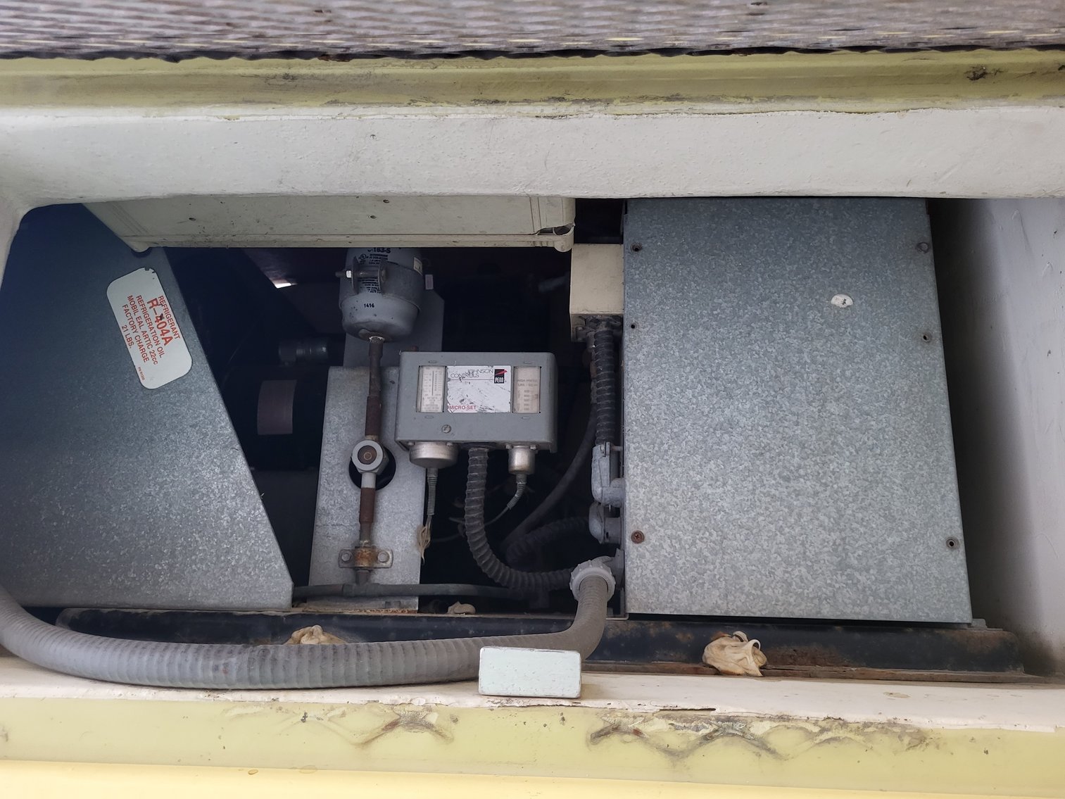 Image for 2017 Isuzu NPR-HD Delivery Truck