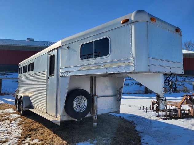 Image for 4-Star 3-horse trailer