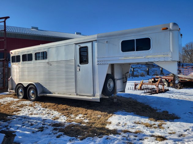 Image for 4-Star 3-horse trailer
