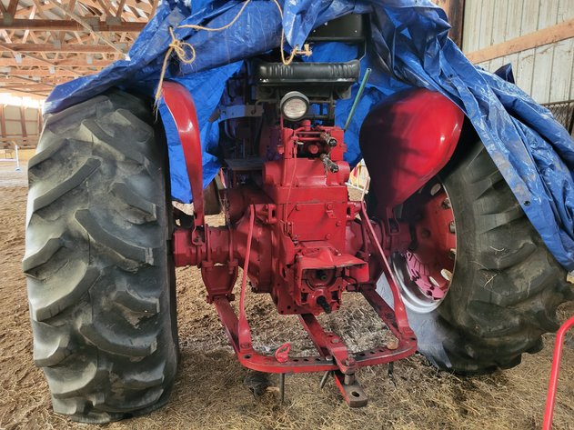 Image for Farmall 706 gas tractor