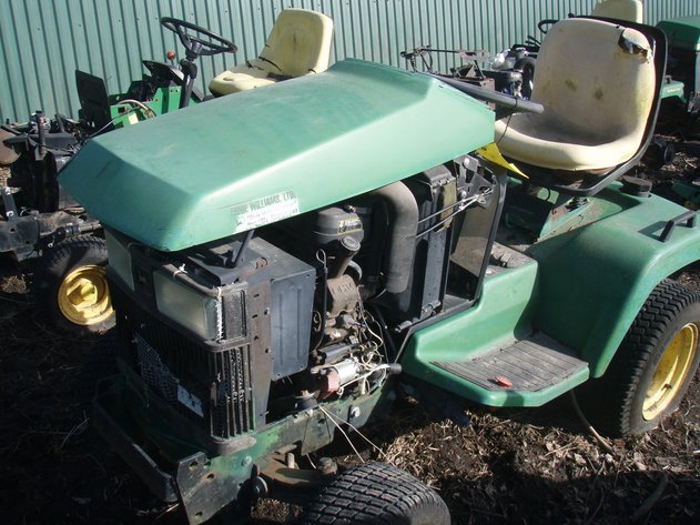 Image for John Deere 425 tractor for parts