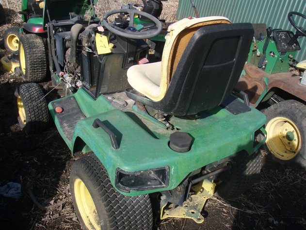 Image for John Deere 425 tractor for parts