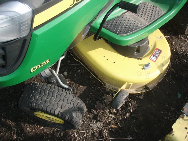 Image for John Deere D125 mower with deck