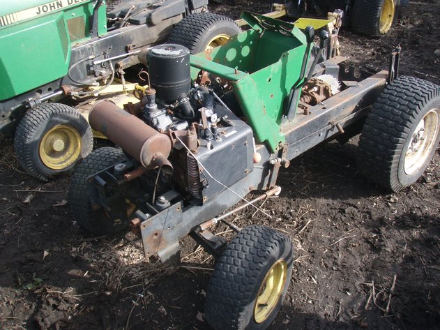 Image for John Deere 317 garden tractor for parts