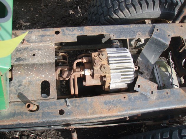 Image for John Deere 317 garden tractor for parts