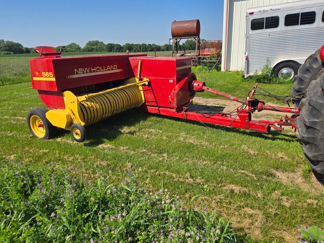 Image for New Holland 565 baler