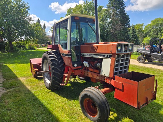 Image for International 986 tractor