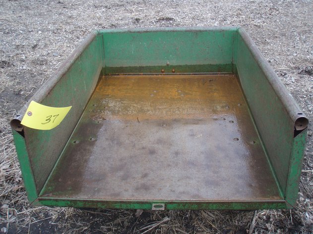 Image for John Deere model 80 cart in decent condition