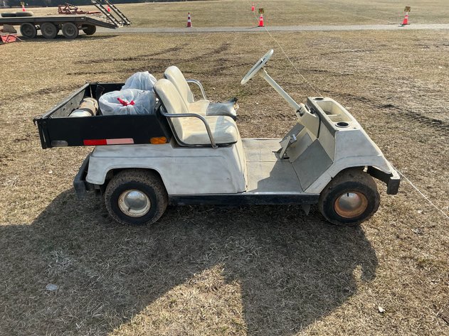 Image for Yamaha golf cart with box