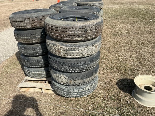 Image for (5) Castle Rock 235/85R16 radial tires F on 16x8 rims