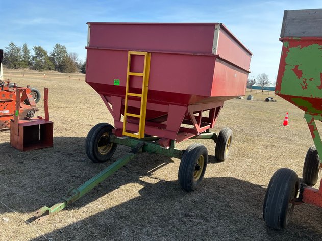 Image for Gravity box on John Deere 1010 running gear