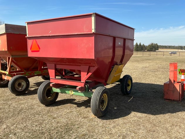 Image for Gravity box on John Deere 1010 running gear