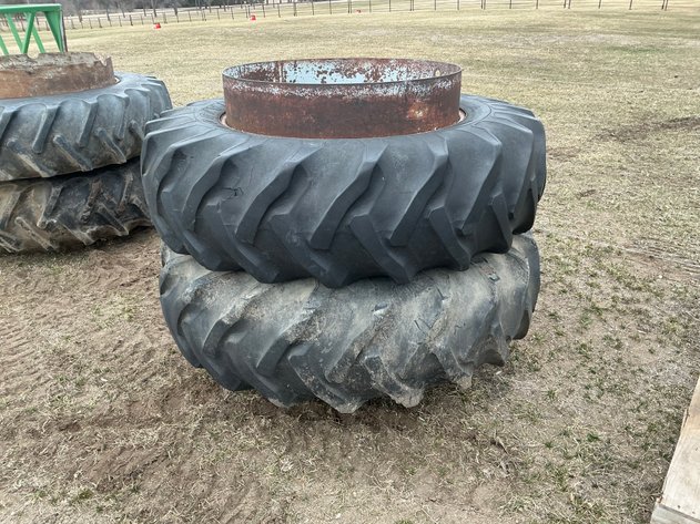 Image for Set of 18.4-38 band duals no hardware