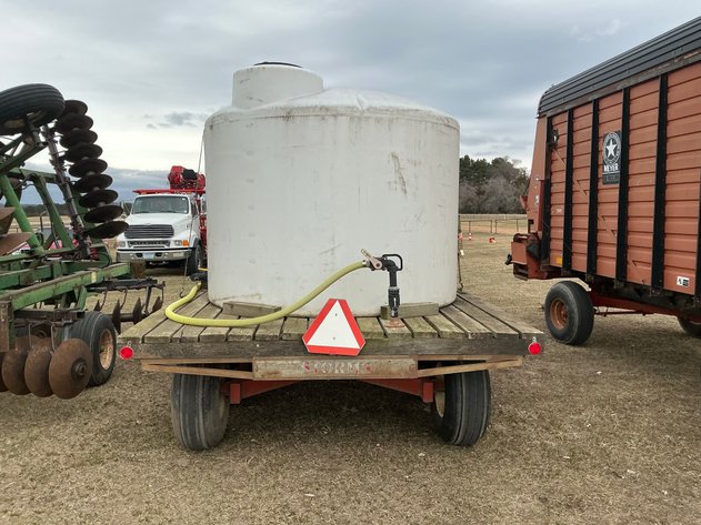 Image for 1700 gallon vertical water tank