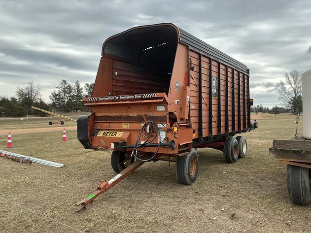 Image for Meyer silage box on Meyer 1200 series running gear