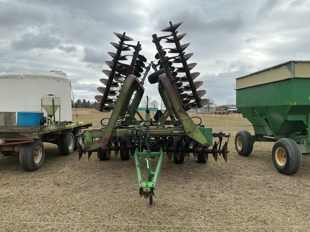 Image for John Deere 230 3-section folding disc