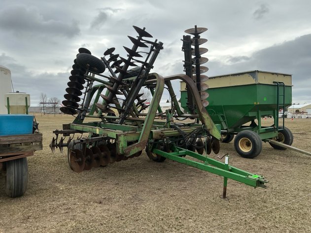 Image for John Deere 230 3-section folding disc