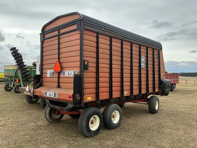 Image for Meyer silage box on Meyer 1200 series running gear