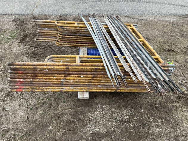 Image for (11) 6' scaffolding bucks