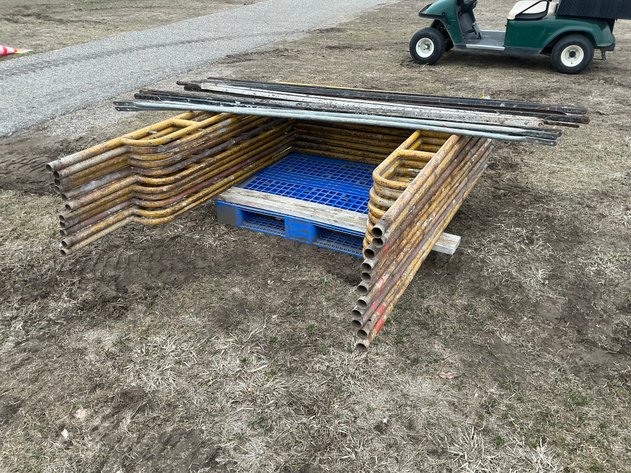 Image for (11) 6' scaffolding bucks