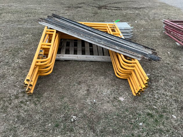 Image for (10) 6' scaffolding bucks with braces