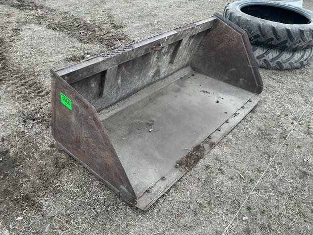 Image for 6' dirt bucket skid loader attachment, bolt-on cutting edge
