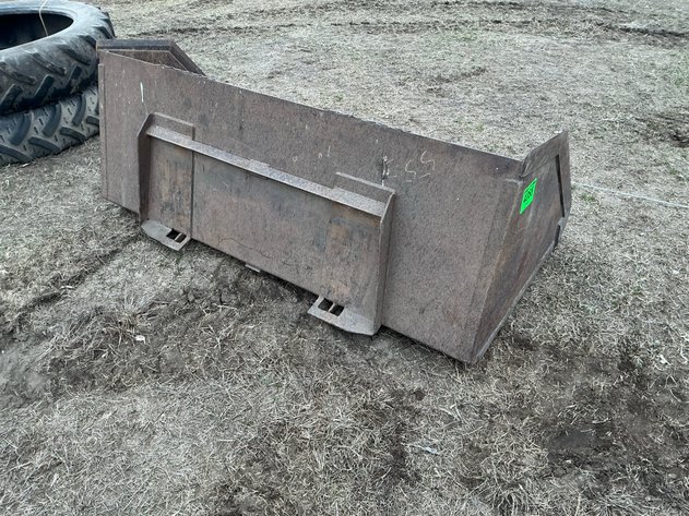 Image for 6' dirt bucket skid loader attachment, bolt-on cutting edge