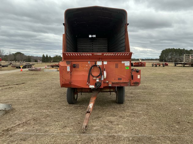 Image for H&S silage box on 12-ton Meyers tandem axle running gear