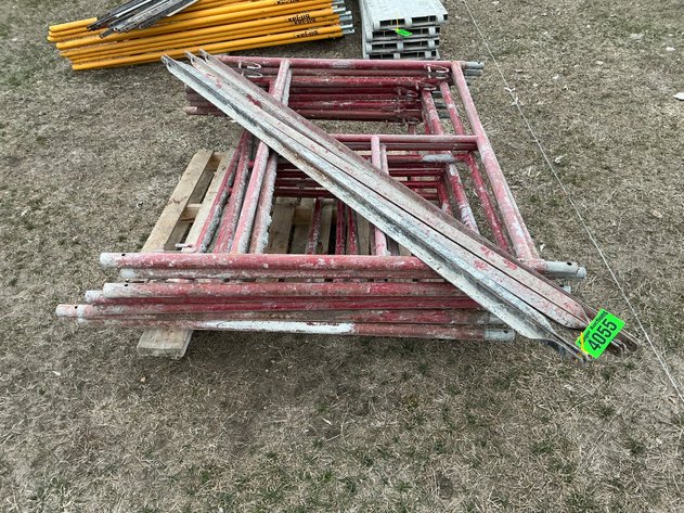 Image for (8) 4' scaffolding buck