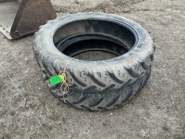 Image for Pair of 270/95 R36