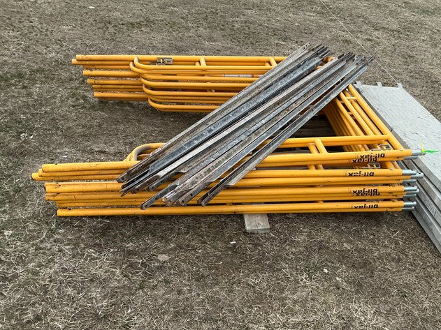 Image for (10) 6' scaffolding bucks with braces