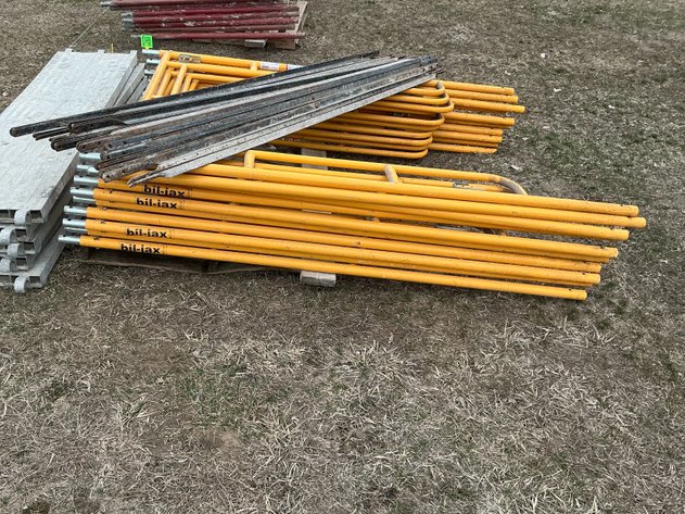 Image for (10) 6' scaffolding bucks with braces