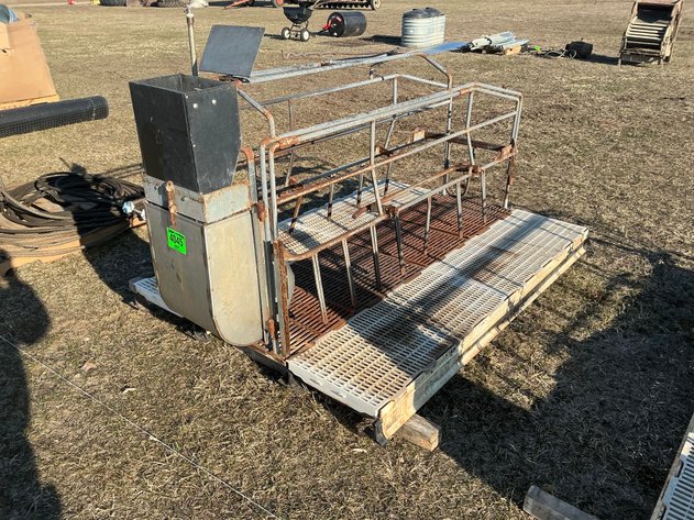 Image for Barron Fabrication farrowing crate