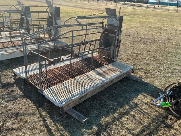 Image for Barron Fabrication farrowing crate