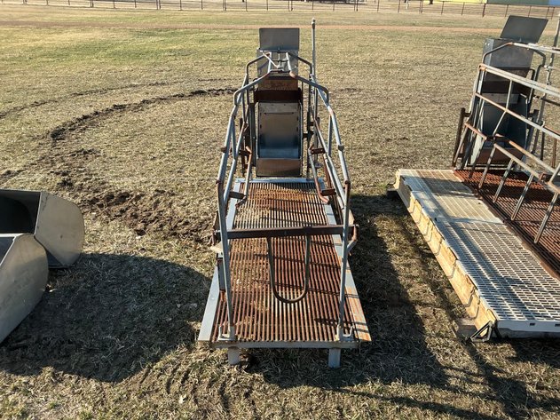 Image for Barron Fabrication farrowing crate