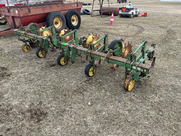 Image for John Deere RM 4-row cultivator