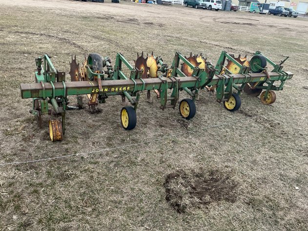Image for John Deere RM 4-row cultivator