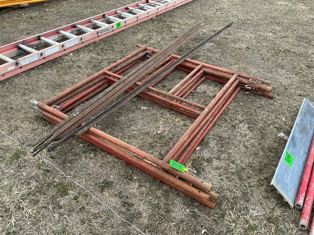 Image for (4) Scaffolding sections with braces