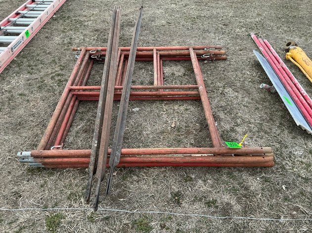 Image for (4) Scaffolding sections with braces