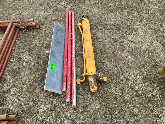 Image for Cement bull float and hydraulic ram