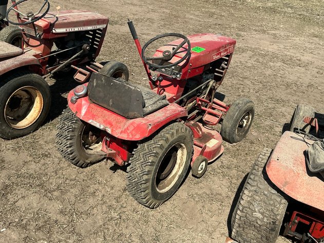 Image for Wheel Horse 657 garden tractor w/32